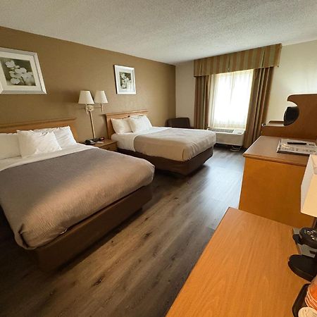 Quality Inn ペリーズバーグ エクステリア 写真