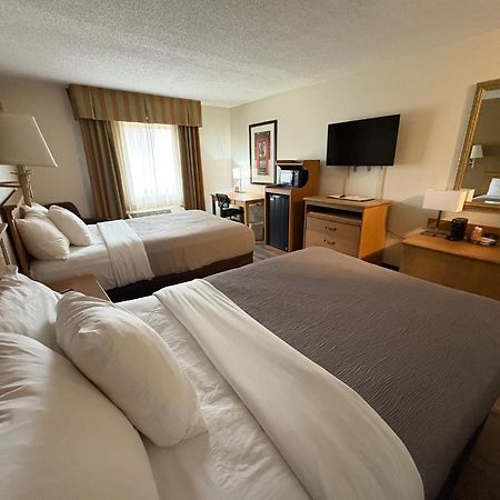 Quality Inn ペリーズバーグ エクステリア 写真