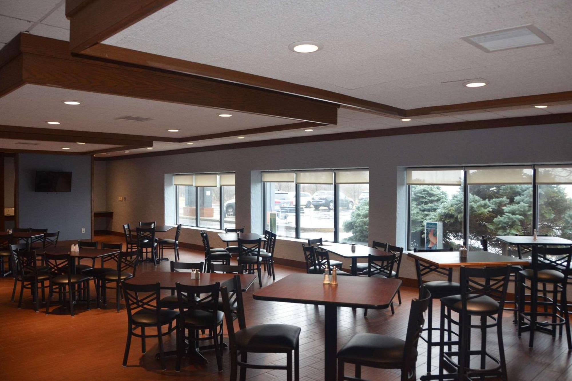 Quality Inn ペリーズバーグ エクステリア 写真