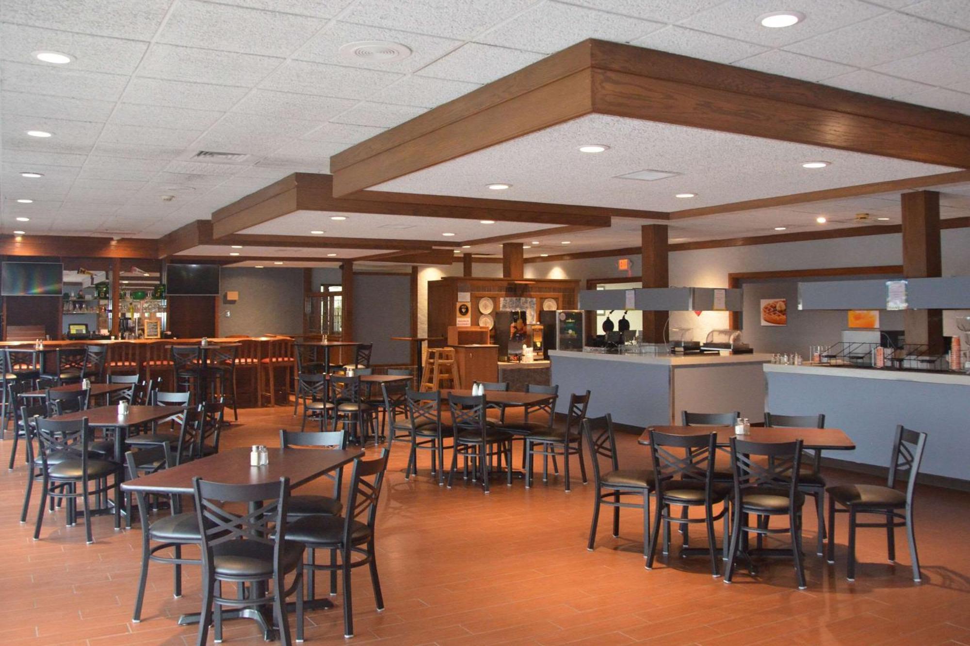 Quality Inn ペリーズバーグ エクステリア 写真